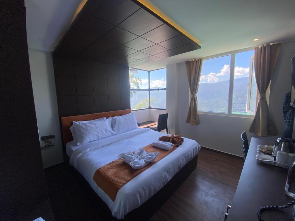 9 Atop Hotel Гангток Екстериор снимка