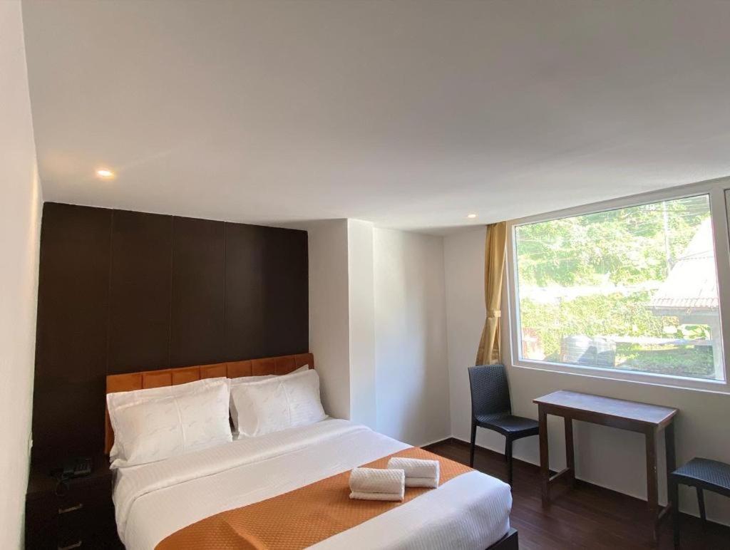 9 Atop Hotel Гангток Екстериор снимка